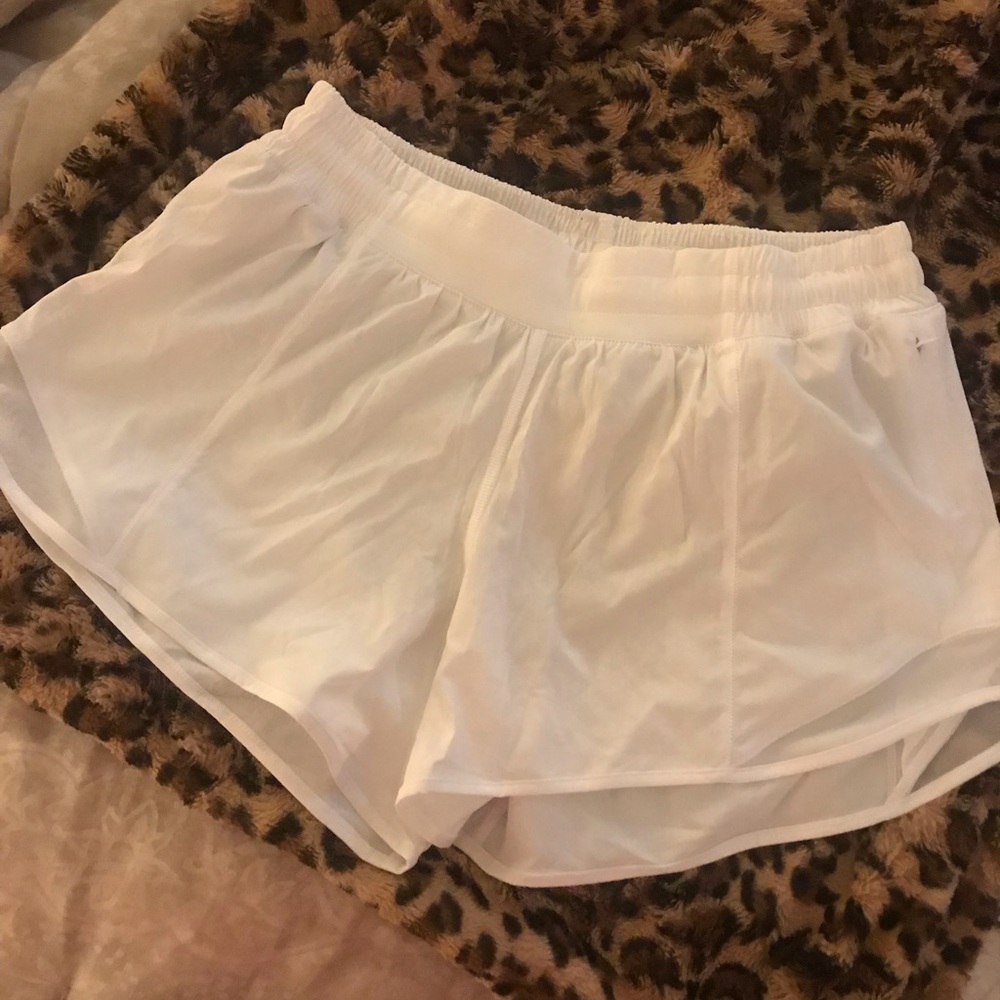 Lululemon Hotty Hot Short 4in